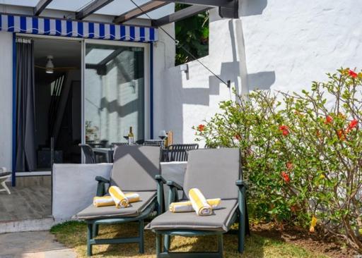 Newly Renovated 2 Bedroom Beachfront House Sitio de Calahonda Zewnętrze zdjęcie