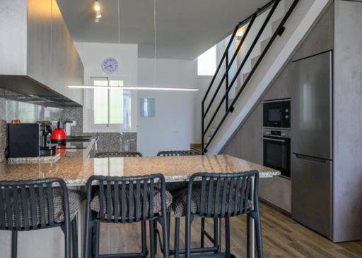 Newly Renovated 2 Bedroom Beachfront House Sitio de Calahonda Zewnętrze zdjęcie